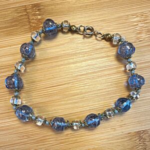 BLUE & CLEAR GLASS BEADED BRACELET BRASS TONE CABLE CHAIN SPRING RING 7"
